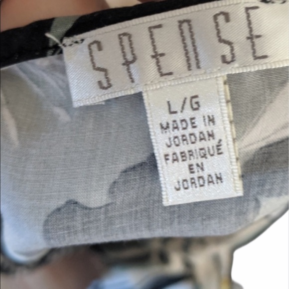 Spense V Neck gingham floral cold shoulder top - Picture 5 of 8